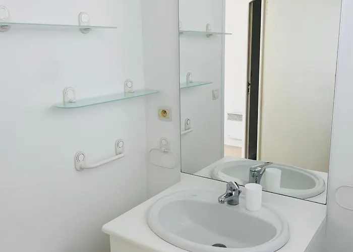 Holiday home Maison Cosy, Bien Equipee, 15 Min Futuroscope, Chu